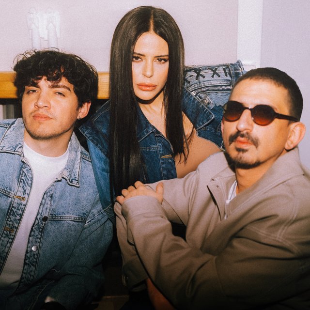 Mavi Gri & Ozan Bayraşa & Simge fotoğrafı