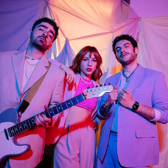 Dolu Kadehi Ters Tut fotoğrafı